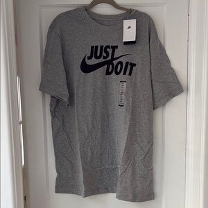 Nike Men's Gray T-Shirt